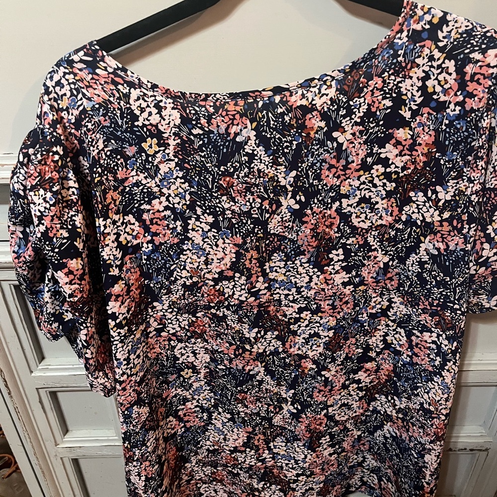 Maurices multicolored and Pink Puff Sleeve Ruffled Blouse. Floral detail size 1X - Picture 4 of 4